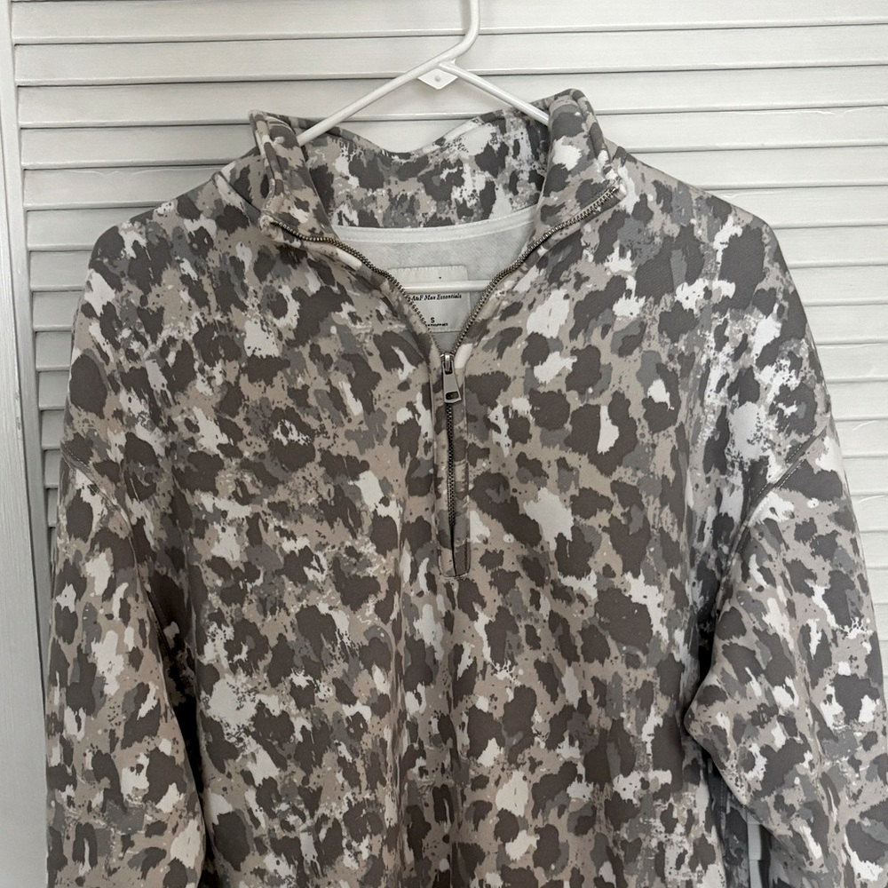 Abercrombie Leopard quarter zip small